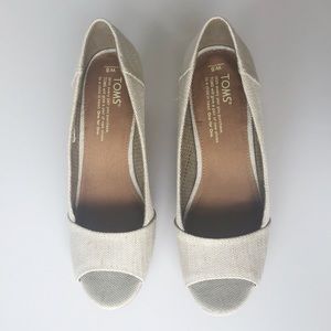 TOMS Tan Stella Wedges- Size 8- NWOT